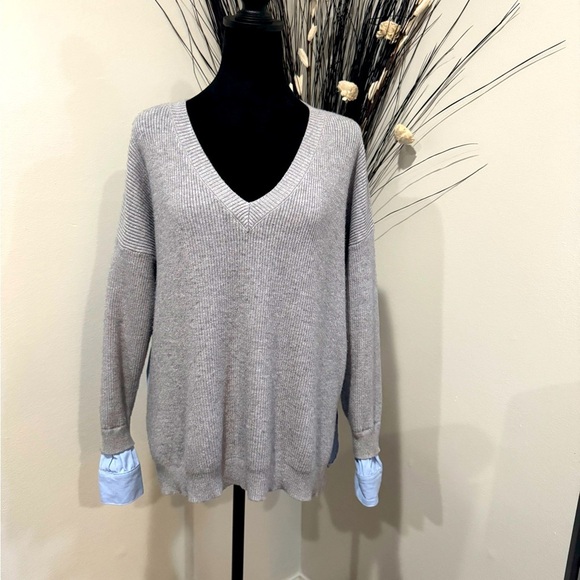 Moodie women Sweater size XS fits like a medium-Large - Picture 1 of 11